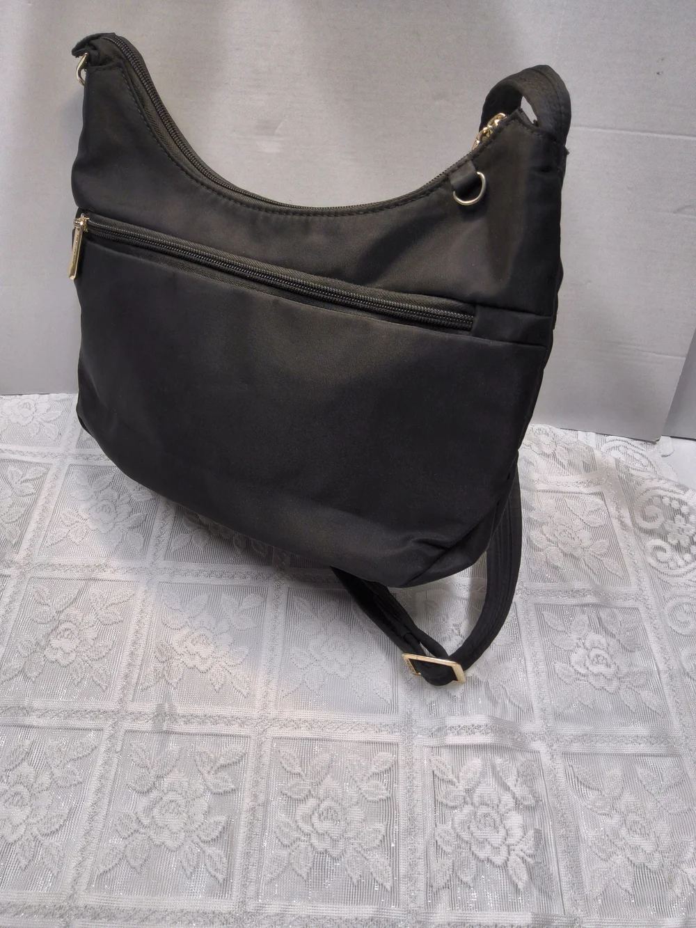 Preloved Travelon Black Nylon Shoulder Bag with Goldtone Hardware